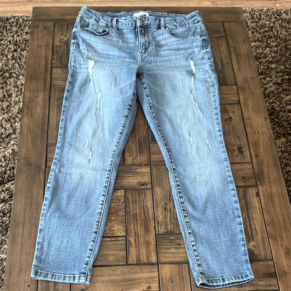 Classic Light Blue Ankle Jeans